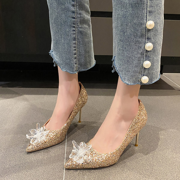 Γυναικεία παπούτσια με γυαλιστερά σωματίδια - μυτερό μοντέλο