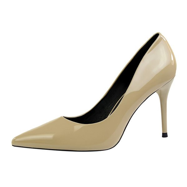 Μοντέρνα γυναικεία μυτερά παπούτσια από οικολογικό δέρμα με τακούνι ύψους 9 εκ