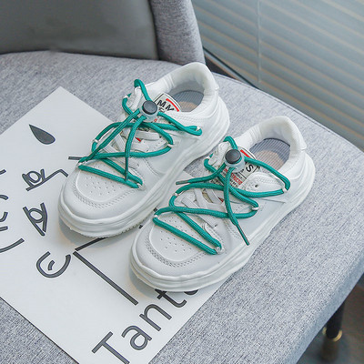 Μοντέρνα  παιδικά αθλητικά παπούτσια για αγόρια και κορίτσια με κορδόνια και επίπεδες σόλες