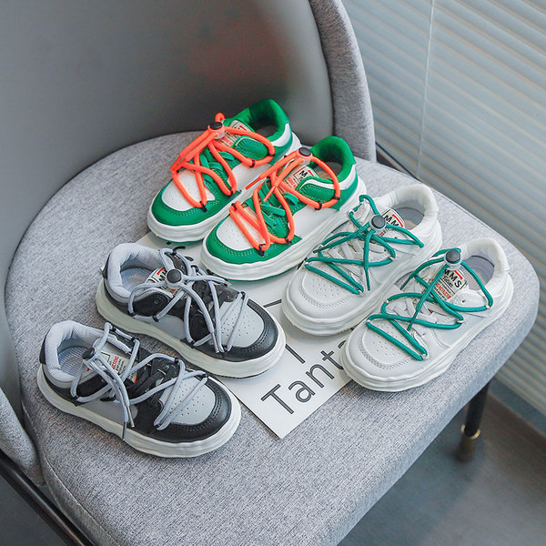 Μοντέρνα  παιδικά αθλητικά παπούτσια για αγόρια και κορίτσια με κορδόνια και επίπεδες σόλες