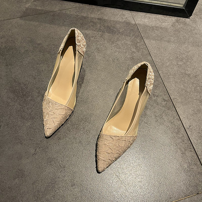 Μοντέρνα γυναικεία παπούτσια με μοντέλο τακουνιού 7 εκατοστά