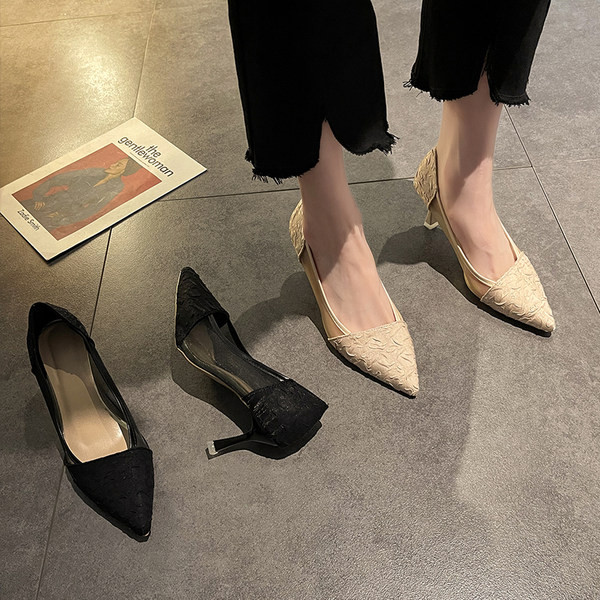 Μοντέρνα γυναικεία παπούτσια με μοντέλο τακουνιού 7 εκατοστά