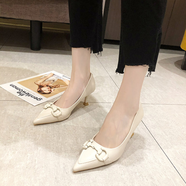 Γυναικεία παπούτσια με λεπτό τακούνι 7 εκατοστών μοντέλο