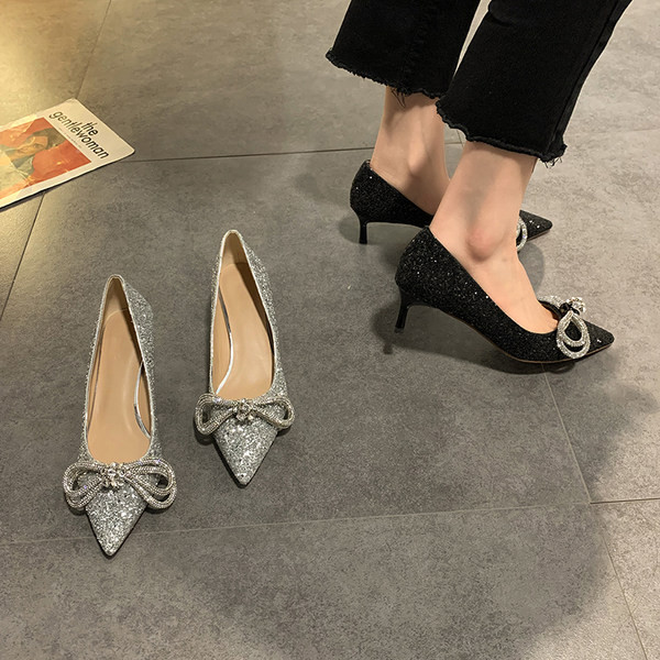 Γυναικεία  παπούτσια με γυαλιστερά σωματίδια και πέτρες