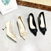 Γυναικεία παπούτσια από faux δέρμα σε δύο χρώματα και ψηλοτάκουνα