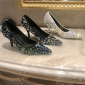 Γυναικεία μυτερά παπούτσια με ψηλή λεπτή γόβα 6 εκ. και παγιέτες