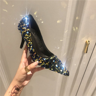 Γυναικεία μυτερά παπούτσια με ψηλή λεπτή γόβα 6 εκ. και παγιέτες