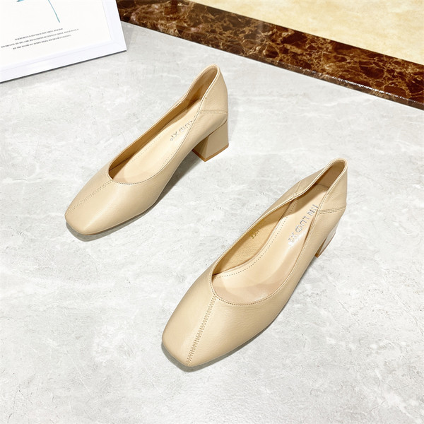 Γυναικεία έκο δερμάτινα παπούτσια με χοντρό τακούνι σε τρία χρώματα