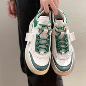 Γυναικεία αθλητικά παπούτσια από οικολογικό δέρμα με επίπεδη σόλα