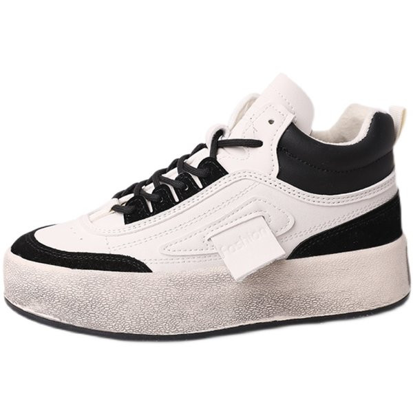 Γυναικεία αθλητικά παπούτσια από οικολογικό δέρμα με επίπεδη σόλα