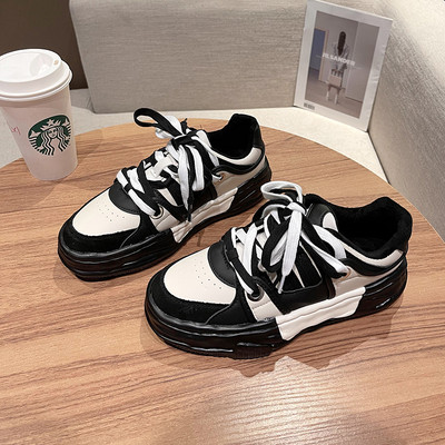 Γυναικεία sneakers με κορδόνια και ζεστή φόδρα