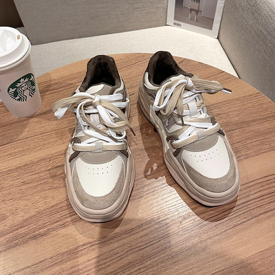 Γυναικεία sneakers με κορδόνια και ζεστή φόδρα