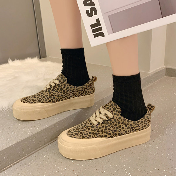 Adidași casual cu talpă plată - în două culori