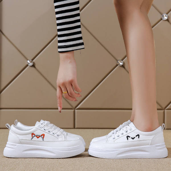 Ženske tenisice od eko kože sa vezom i natpisom