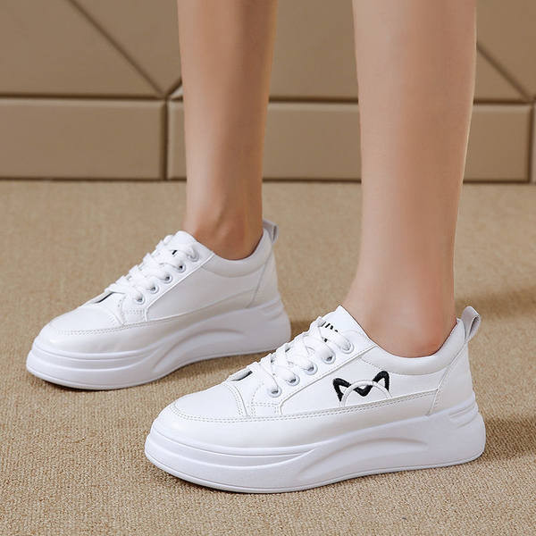 Ženske tenisice od eko kože sa vezom i natpisom