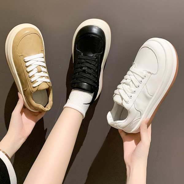 Casual αθλητικά παπούτσια από οικολογικό δέρμα με επίπεδη σόλα και κορδόνια