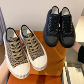 Νέο μοντέλο γυναικεία αθλητικά παπούτσια  με επίπεδη σόλα και κορδόνια σε δύο χρώματα