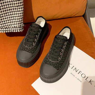 Νέο μοντέλο γυναικεία αθλητικά παπούτσια  με επίπεδη σόλα και κορδόνια σε δύο χρώματα