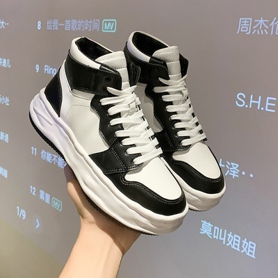 Γυναικεία αθλητικά παπούτσια με σόλα και κορδόνια 4 εκ