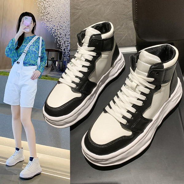 Γυναικεία αθλητικά παπούτσια με σόλα και κορδόνια 4 εκ