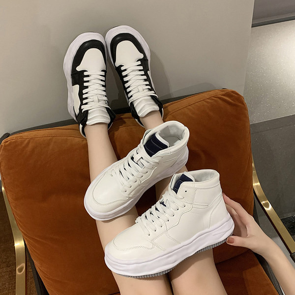 Γυναικεία αθλητικά παπούτσια με σόλα και κορδόνια 4 εκ