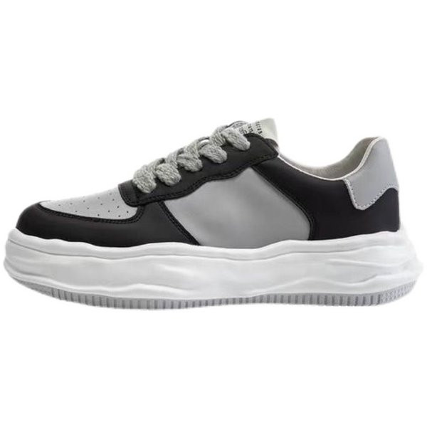 Γυναικεία έκο δερμάτινα αθλητικά παπούτσια με κορδόνια και επιγραφή