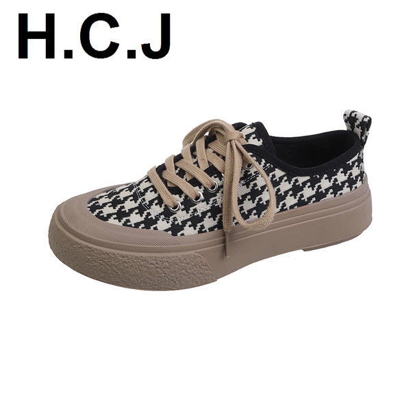 Tenisi dama in carouri cu talpa plata si sireturi