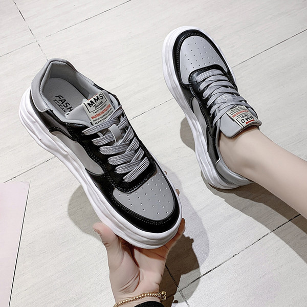 Γυναικεία casual αθλητικά παπούτσια από διάτρητο οικολογικό δέρμα