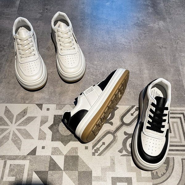 Ženske prozračne tenisice s ravnim potplatom - eko koža