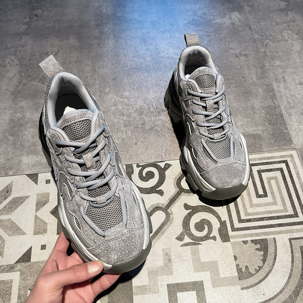 Γυναικεία χειμερινά αθλητικά παπούτσια με σόλα 7 εκ