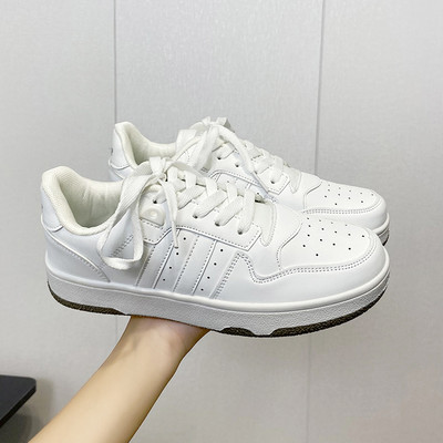 Γυναικεία αθλητικά παπούτσια από οικολογικό δέρμα με επίπεδη σόλα