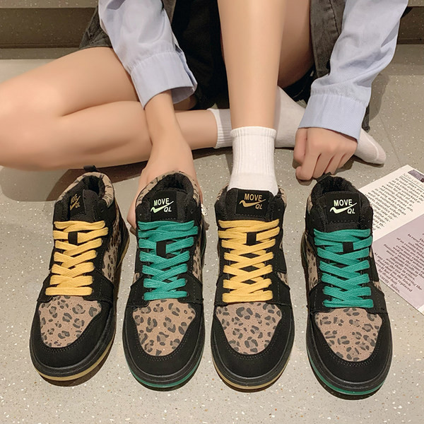 Νέο μοντέλο γυναικεία αθλητικά παπούτσια κατάλληλα για το φθινόπωρο και  το χειμώνα