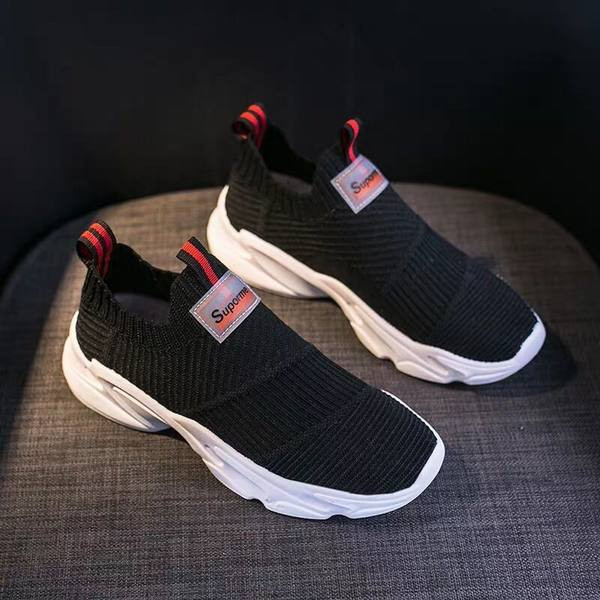 Γυναικεία υφασμάτινα  αθλητικά παπούτσια με τραχιά σόλα και έμβλημα