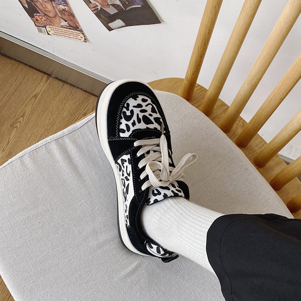 Adidași casual cu talpă plată și imprimeu animal