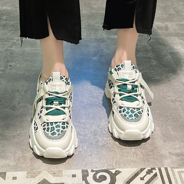 Ženske tenisice s leopard uzorkom i potplatom od 5 cm