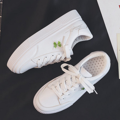 Γυναικεία sneakers άνοιξη-φθινόπωρο με επίπεδη σόλα και κορδόνια