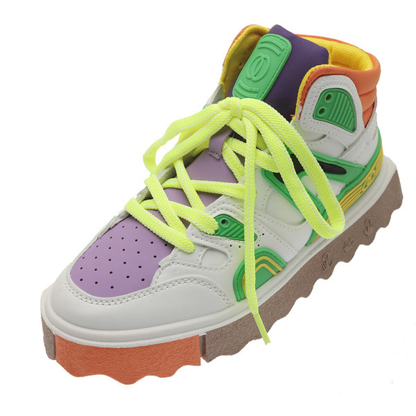 Γυναικεία αθλητικά παπούτσια με επίπεδη σόλα και κορδόνια