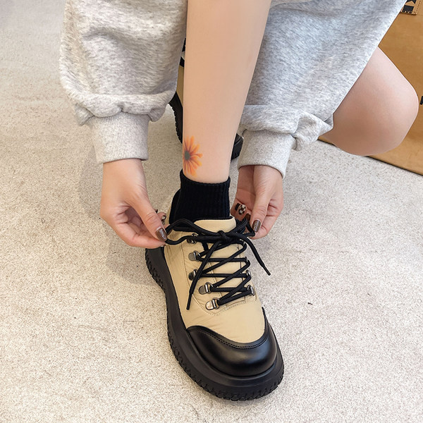 Γυναικεία casual αθλητικά παπούτσια με κορδόνια - τρία χρώματα