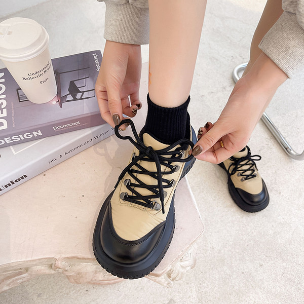 Γυναικεία casual αθλητικά παπούτσια με κορδόνια - τρία χρώματα