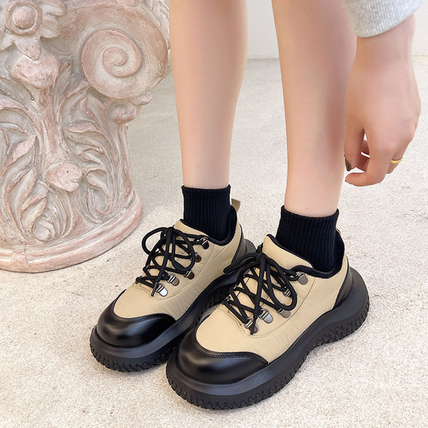 Γυναικεία casual αθλητικά παπούτσια με κορδόνια - τρία χρώματα