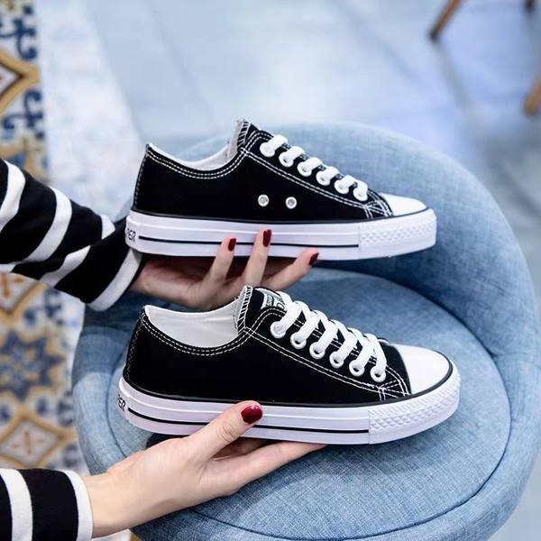 Casual αθλητικά παπούτσια με επίπεδη σόλα και επιγραφή για γυναίκες