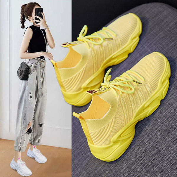 Γυναικεία αθλητικά παπούτσια από ύφασμα με επιγραφή και κορδόνια - τραχιά σόλα