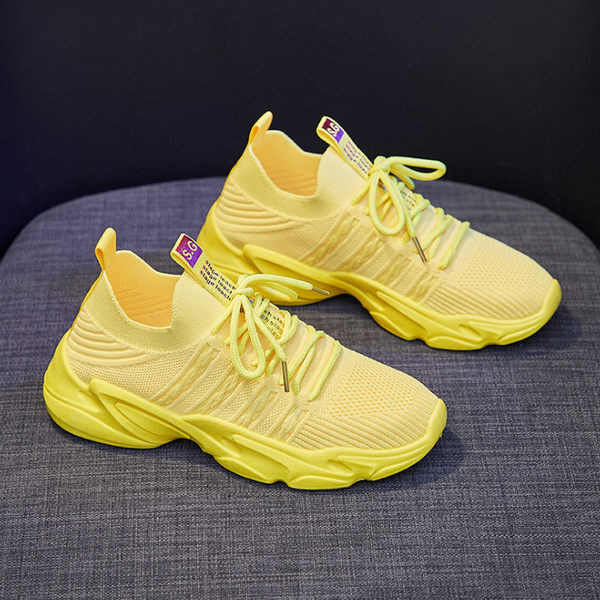 Γυναικεία αθλητικά παπούτσια από ύφασμα με επιγραφή και κορδόνια - τραχιά σόλα