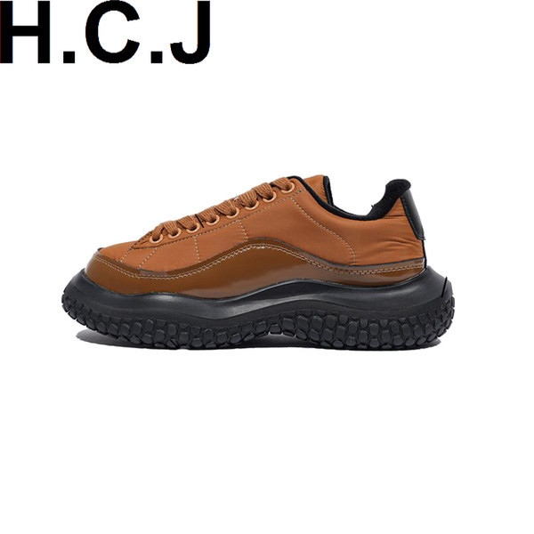 Γυναικεία χειμερινά αθλητικά παπούτσια με τραχιά σόλα