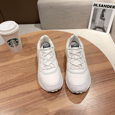 Γυναικεία αθλητικά παπούτσια από έκο σουέτ με επίπεδη σόλα