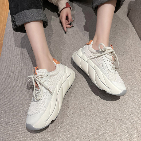 Γυναικεία αθλητικά παπούτσια με πλατφόρμα 5 εκατοστά - λευκό χρώμα