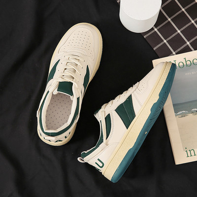 Νέο μοντέλο γυναικεία αθλητικά  παπούτσια με επίπεδη σόλα