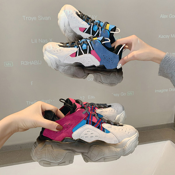 Μοντέρνα γυναικεία αθλητικά παπούτσια με κορδόνια και ψηλή σόλα