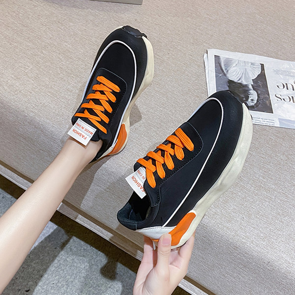 Νέο μοντέλο γυναικεία αθλητικά παπούτσια  με κορδόνια - μαύρο και μπεζ χρώμα