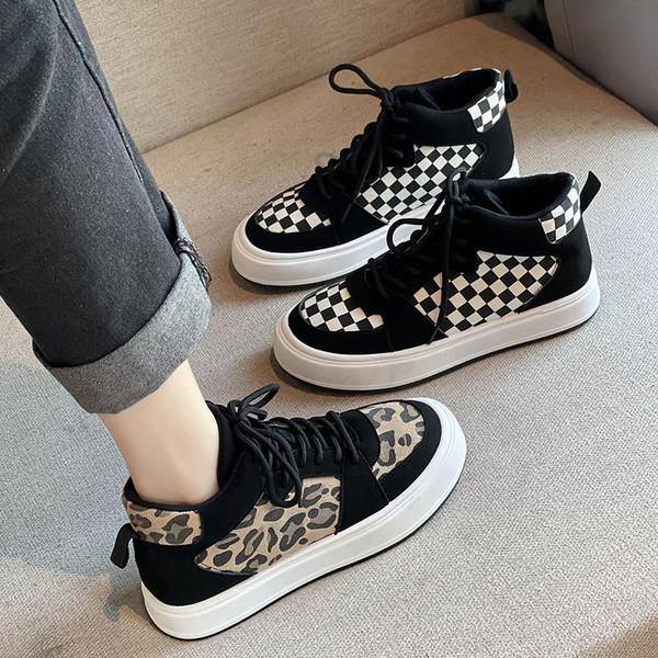 Tenisi dama cu talpa plata - model inalt